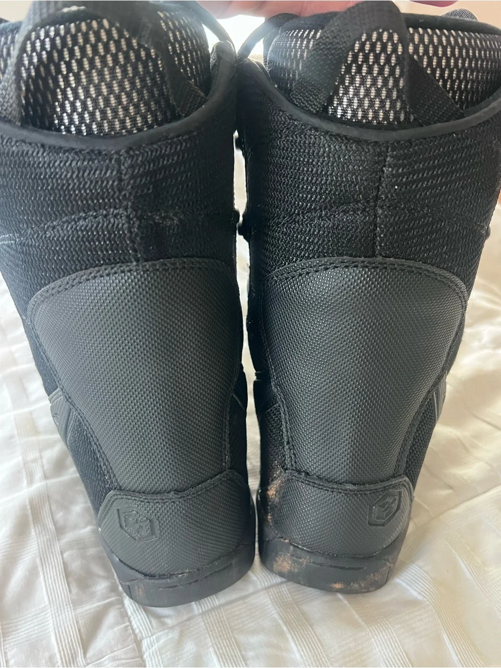 LTD stratus black Snowboard boots - kids size 2 - like new!
